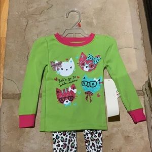 🔴Girls sleep set size 2t